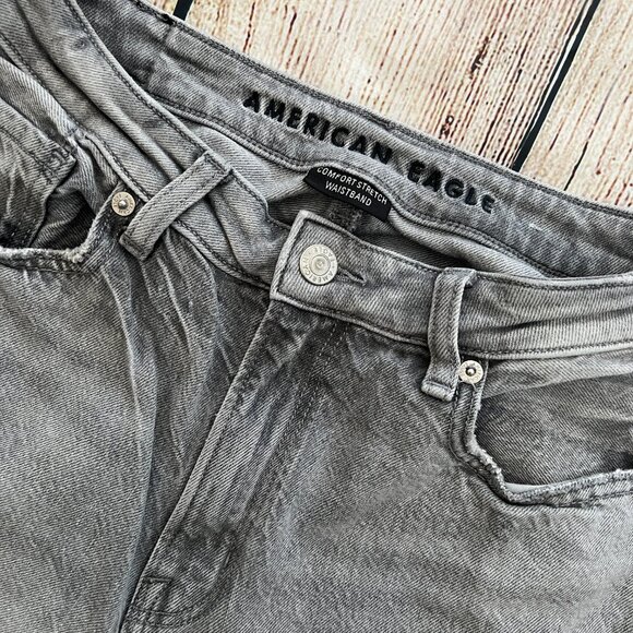 E1 -- AMERICAN EAGLE gray comfort stretch waistband destroyed mom jeans 4 - Picture 2 of 8
